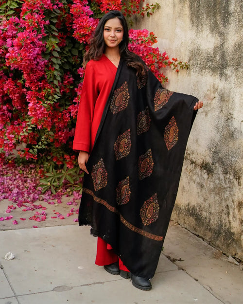 Black Shawl